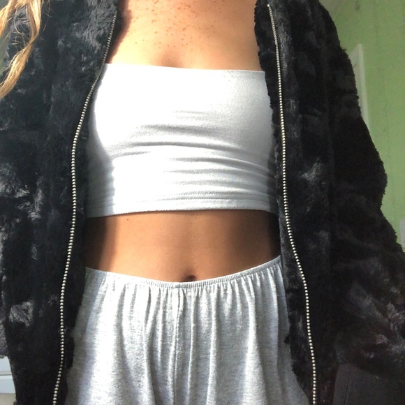 Black furry jacket! - Picture 4 of 5